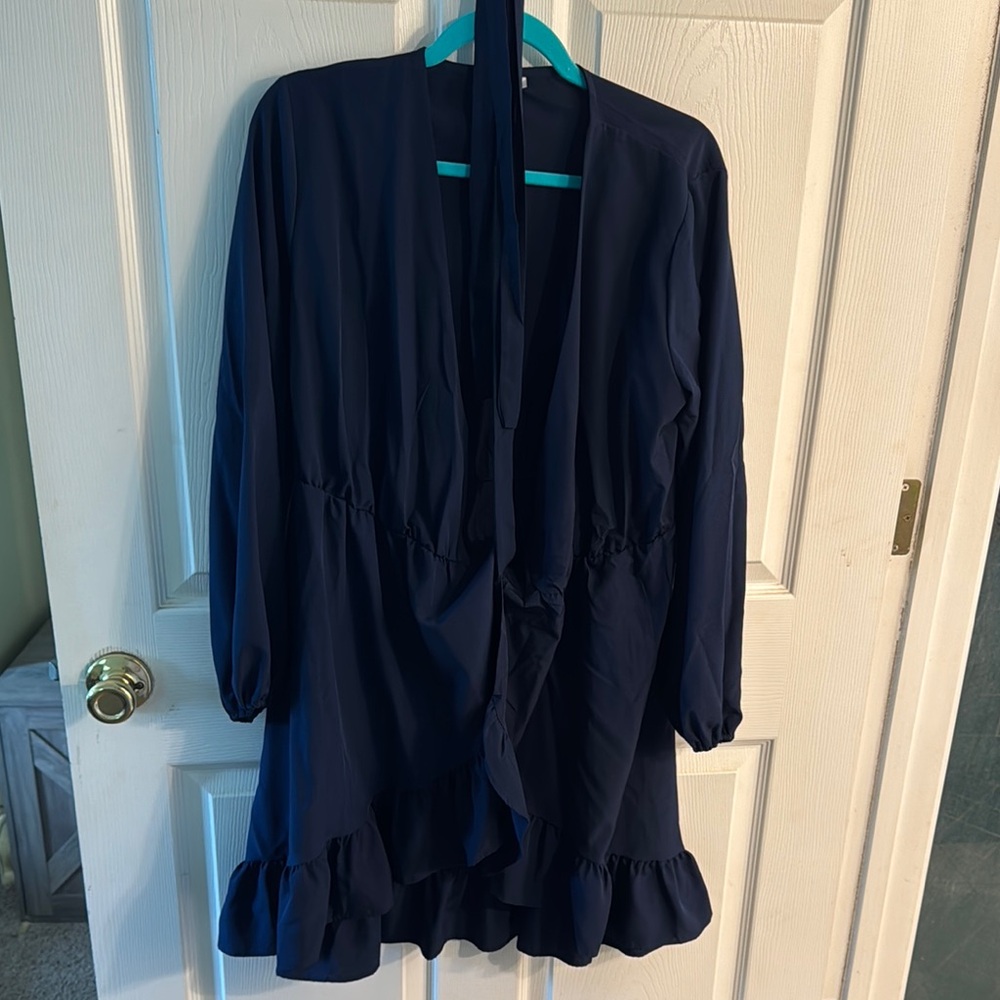 Elegant Navy Blue Dress with Ruffle Hem